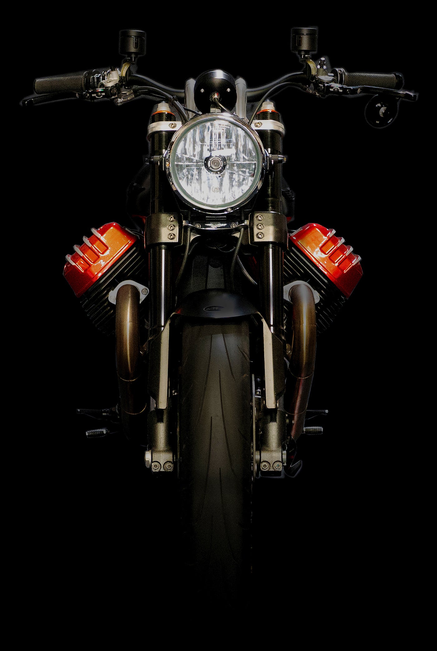 FEATURES & SWITCHGEAR: